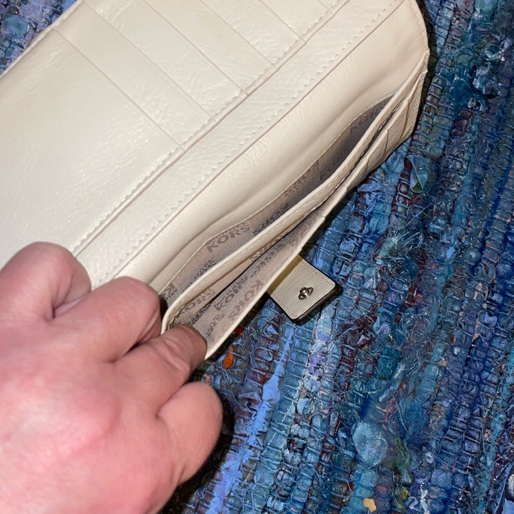 Michael Kors Brown and Cream Wallet. EUC. - Picture 9 of 13